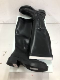 SHOE THE BEAR PATTI STRETCH BOOTS IN BLACK SIZE 6