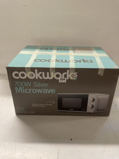 COOKWORKS 700W SILVER MICROWAVE 17L