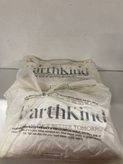 2 X EARTHKIND F&D PILLOWS