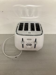 DELONGHI 4 SLICE TOASTER IN WHITE