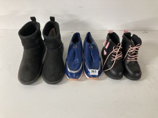 DESIGNER ANKLE BOOTS SIZE 6 (TWO RIGHT FEET)