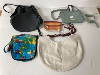 WOMEN'S BAGS TO INCLUDE BIBA