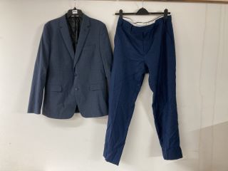 MEN'S SUIT JACKET AND A PAIR OF TROUSERS