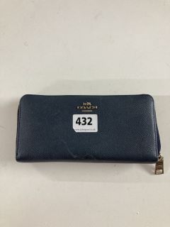 COACH FULL ZIP AROUND WALLET (VAT ONLY PAYABLE ON BUYERS PREMIUM)