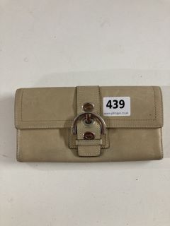 COACH WOMEN'S CLUTCH WALLET (VAT ONLY PAYABLE ON BUYERS PREMIUM)