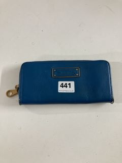 MARC JACOBS ZIP WALLET BLUE (VAT ONLY PAYABLE ON BUYERS PREMIUM)