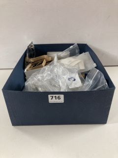 BOX OF COSTUME AND FASHION JEWELLERY