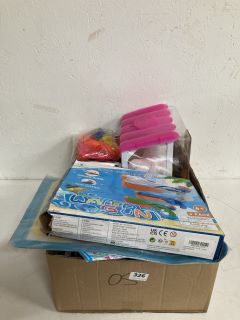 BOX OF ASSORTED ITEMS INC WATER GUNS, FUNKO POP FIGURES