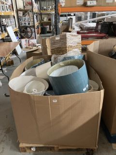 PALLET OF ASSORTED ITEMS INCL. LAMP SHADES