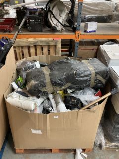 PALLET OF ASSORTED ITEMS INCL. BELDRAY HOOVER AND SWAN HOOVER