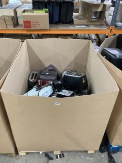 PALLET OF ASSORTED TOASTERS