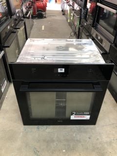 AEG BUILT-IN SINGLE ELECTRIC OVEN MODEL NO: BPK556260B