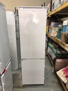 AEG INTEGRATED FRIDGE FREEZER MODEL NO: OSC6N181ES