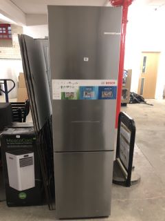 BOSCH SERIES 4 70/30 FREESTANDING FRIDGE FREEZER MODEL NO: KGN392LDFG