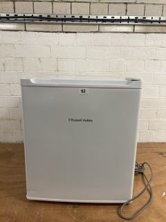 RUSSELL HOBBS MINI FRIDGE 40L TABLE TOP LARDER FRIDGE MODEL NO: RHTTLDR2