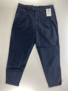 PAUL SMITH MEN'S DOUBLE POCKET CHINO. SIZE: 34, MADE FROM: 97% COTTON 3% ELASTANE. RRP: £145