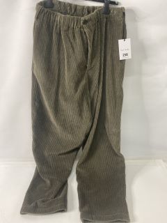 PAUL SMITH GENT'S  TROUSER. SIZE: 30, MADE FROM: 100% COTTON. RRP: £460