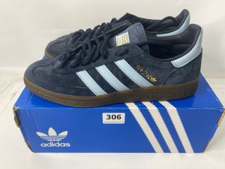 ADIDAS HANDBALL SPEZIAL TRAINERS (UK SIZE 8)