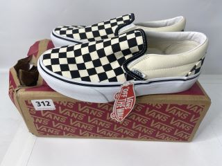 VANS TRAINERS CLASSIC SLIP (UK SIZE 4.5)