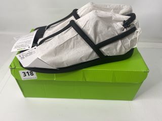 CROCS MIAMI THONG FLIP (UK SIZE 7)