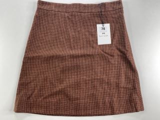 PAUL SMITH WOMEN'S SKIRT. SIZE: 40, MADE FROM: 46% VISCOSE 34% WOOL 17% POLYAMIDE 3% ELASTANE. RRP: £195