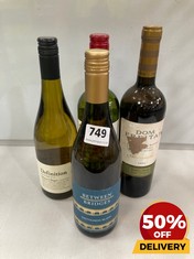 4 X ASSORTED WHITE WINES TOI INCLUDE BETWEEN BRIDGES SAUVIGNON BLANC 75CL (18+ ONLY) (COLLECTION DAYS MONDAY 2ND SEPTEMBER - WEDNESDAY 4TH SEPTEMBER)