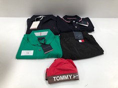 5 X TOMMY HILFIGER CLOTHING VARIOUS MODELS INCLUDING GREEN POLO SHIRT SIZE S-LOCATION 10A.