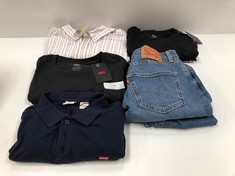 5 X LEVIS GARMENTS VARIOUS MODELS INCLUDING SHIRT SIZE XXL- LOCATION 2A.