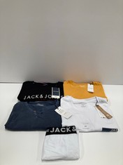 5 X JACK & JONES CLOTHING VARIOUS SIZES AND STYLES INCLUDING BLACK T-SHIRT XL - LOCATION 21A.