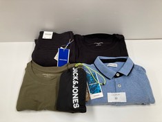 5 X JACK & JONES CLOTHING VARIOUS SIZES AND MODELS INCLUDING SWIMMING COSTUME SIZE M - LOCATION 25A.