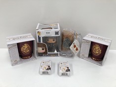 6 X HARRY POTTER MERCHANDISE INCLUDING FUNKO HERMIONE GRANGER - LOCATION 46C.