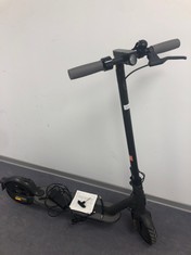 XIAOMI MI ELECTRIC SCOOTER (DOES NOT TURN ON DOES NOT CHARGE).