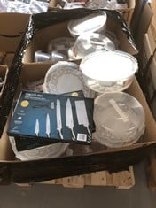 PALLET OF KITCHENWARE INCLUDING CECOTEC KNIVES.