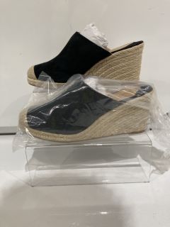 RALPH LAUREN PENNIE SIZE 6 BLACK WEDGE RRP £119