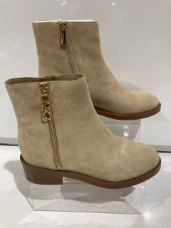 MICHAEL KORS REGAN SUEDE US SIZE 8.5 ANKLE CAMEL BOOTS RRP £270