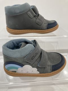 QTY OF CLARKS FLASH RISE T DENIM BLUE LEA SIZE 6.5