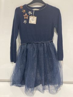 QTY OF ASSORTED JOHN LEWIS CLOTHING TO INCLUDE KNIT STAR DRESS NAVY SIZE 9 YEARS