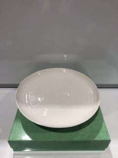 QTY OF SOPHIE CONRAN FOR PORTMEIRION FOOTED CAKE PLATE WHITE