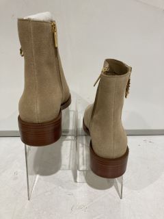 MICHAEL KORS REGAN FLAT BOOTS SUEDE CAMEL SIZE 7.5 RRP£180