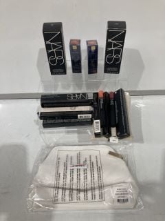 QTY OF ASSORTED BEAUTY ITEMS TO INCLUDE BOBBI BROWN WHITE BAG