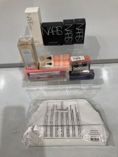 QTY OF ASSORTED BEAUTY ITEMS TO INCLUDE BOBBI BROWN WHITE BAG