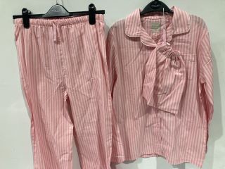 QTY OF ASSORTED CLOTHING TO INCLUDE JOHN LEWIS RUFFLE WOVEN PJS MULTI 11 YEARS