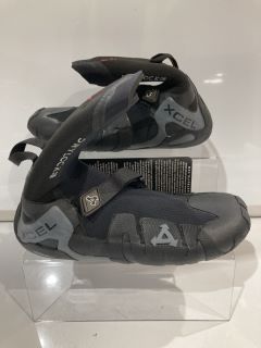 XCEL DRYLOCK BOOTS PREMIUM WETSUITS SPLIT TOE BLACK / GREY SIZE 10 TOTAL RRP £80.00