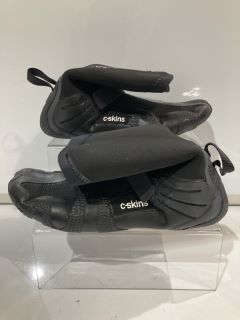 C-SKINS SPLIT TOE BOOTS C-BOW15HST WIRED 5MM SPLIT TOE BOOTS BLACK/CHARCOAL TOTAL RRP £70.00