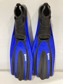 MARES FINS AVANTI SUPERCHANNEL BLUE AND BLACK SIZE 38/39 TOTAL RRP £50.00