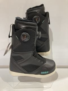 THIRTY TWO STW DOUBLE BOA WOMENS SNOWBOARD BOOTS BLACK SIZE 5.0 TOTAL RRP £ 195.00