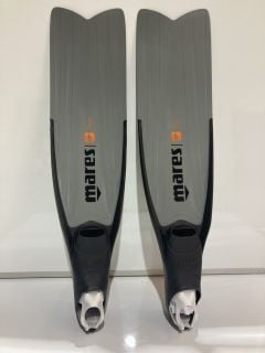 FINS RAZOR 41/42 RRP £140