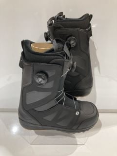 SALOMON ECHO DUAL BOA SNOWBOARD BOOT MEN BLACK/BLACK/RAINY DAY SIZE 09 TOTAL RRP £240.00