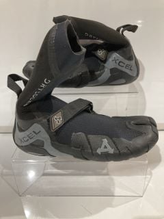 XCEL DRYLOCK BOOTS PREMIUM WETSUITS SPLIT TOE BLACK / GREY SIZE 09 TOTAL RRP £80.00