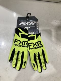 QTY OF ITEMS TO INCLUDE FXR REFLEX MX GLOVE MAD SKILLS SIZE S TOTAL RRP £100